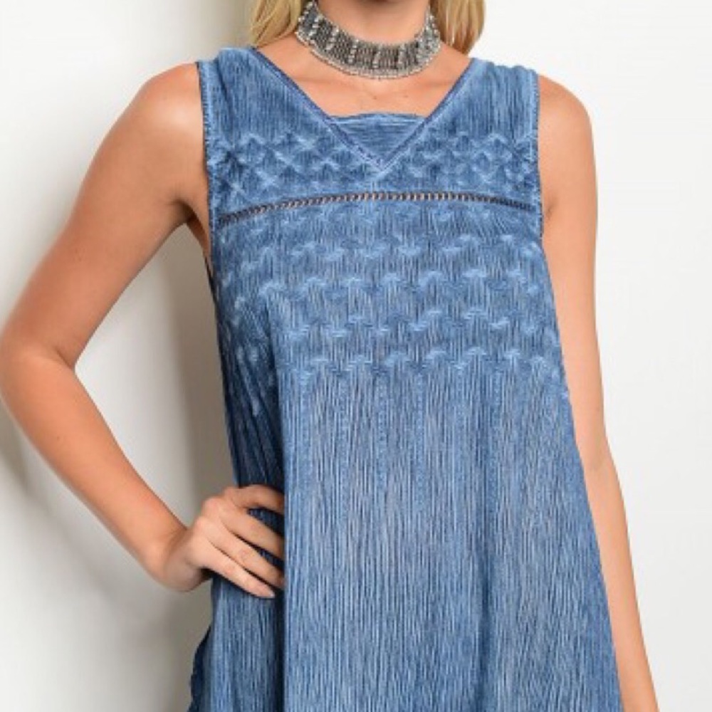 🛍Sale🛍 Blue Denim Print High Low Tank Top - Picture 3 of 6